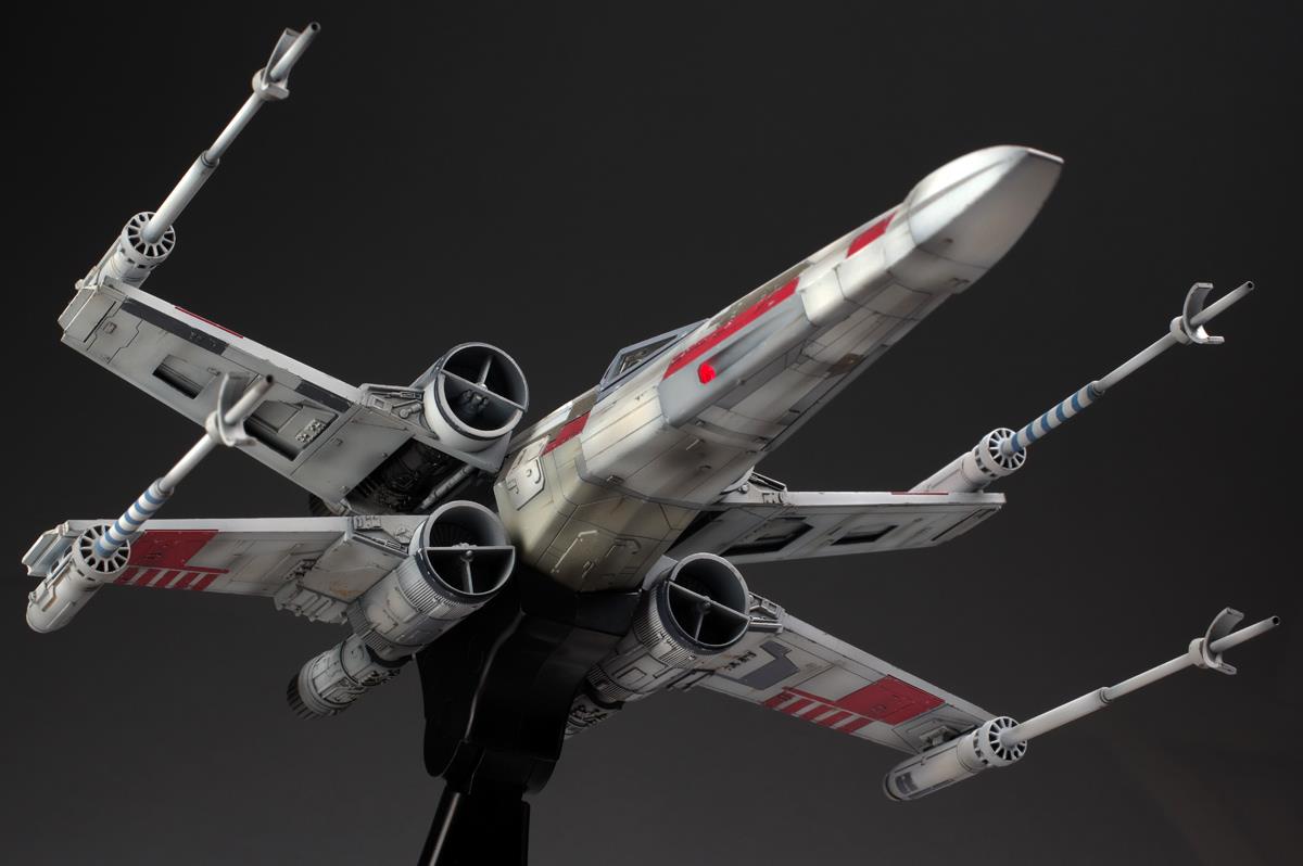 Bandai Star Wars 1/48 Scale - X-Wing Starfighter Moving Edition