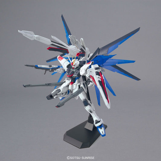 MG 1/100 Freedom Gundam Ver. 2.0