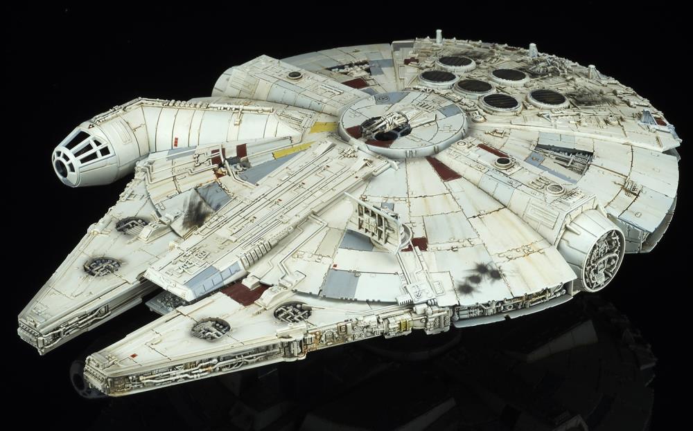 Bandai Star Wars 1/144 Scale - Millennium Falcon (The Last Jedi) – R4LUS